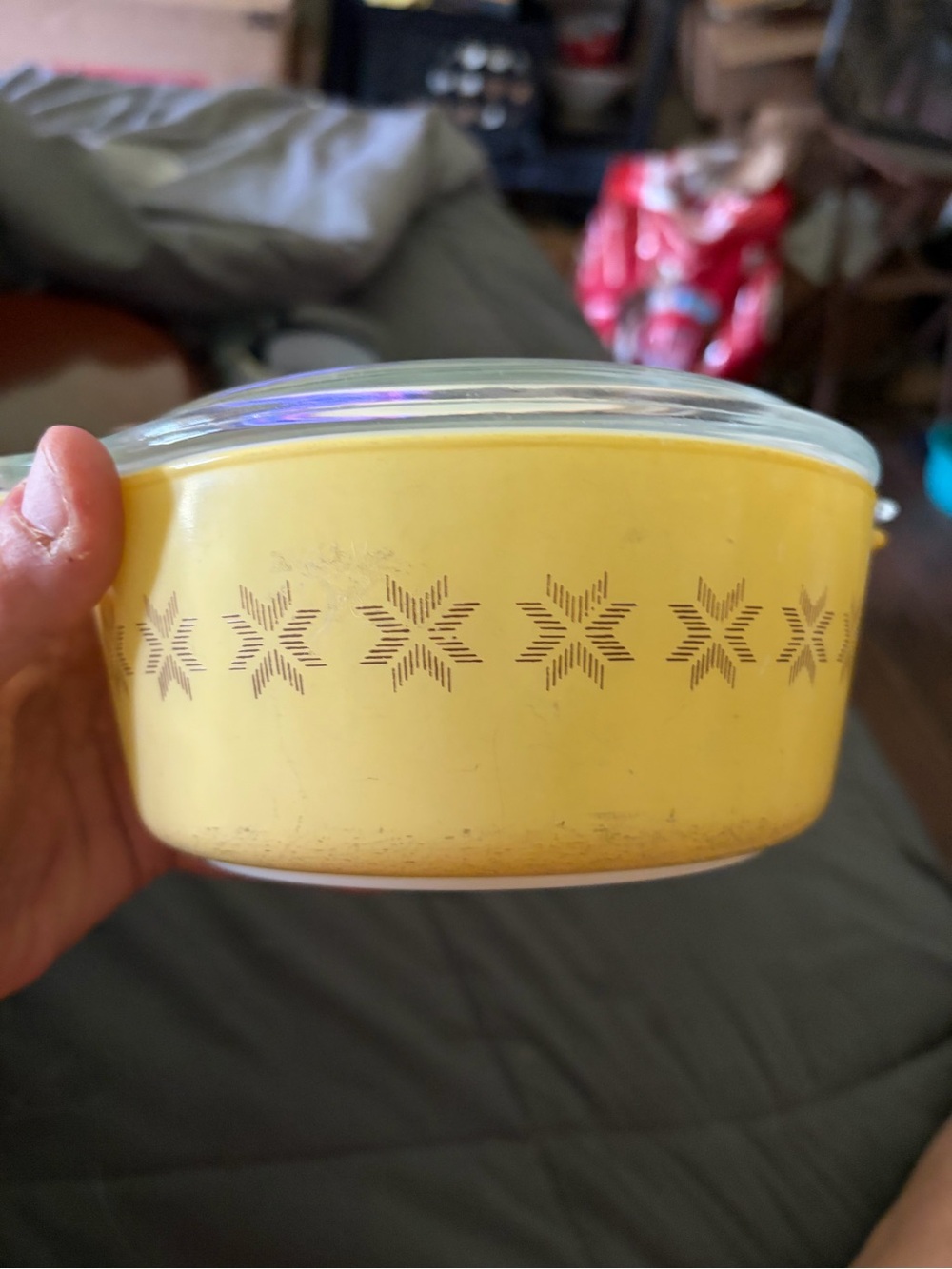 Pyrex Town & Country  Motif Glass Casserole with Clear Lid